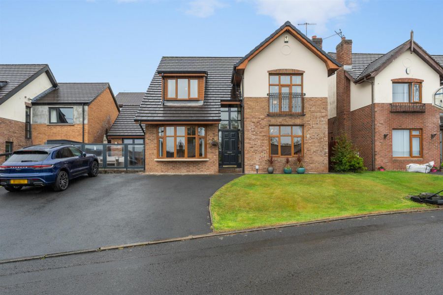 48 Knockbracken Manor