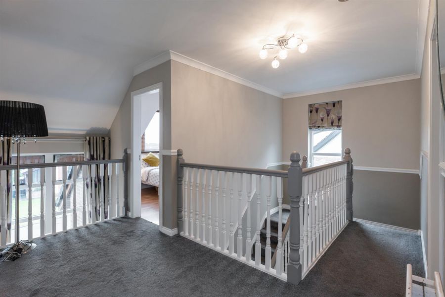 48 Knockbracken Manor