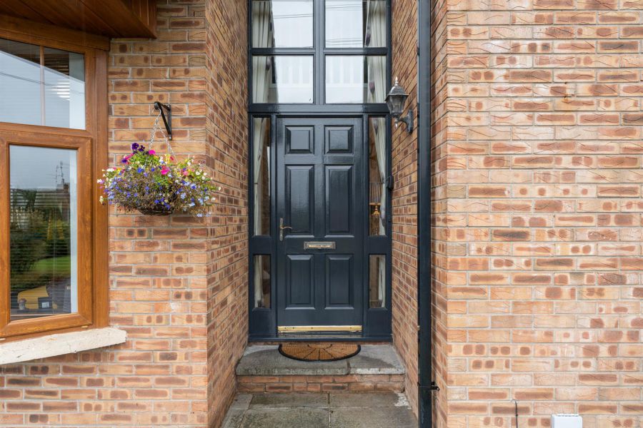 48 Knockbracken Manor