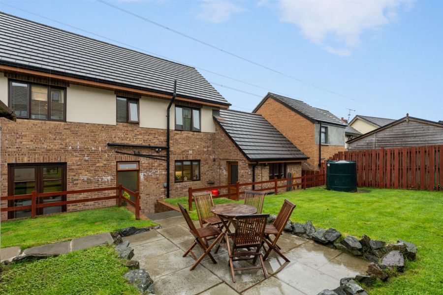 48 Knockbracken Manor