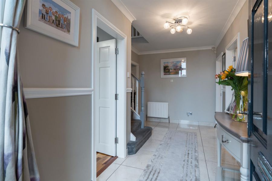 48 Knockbracken Manor