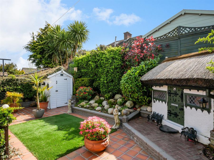 25 Coolpark Avenue