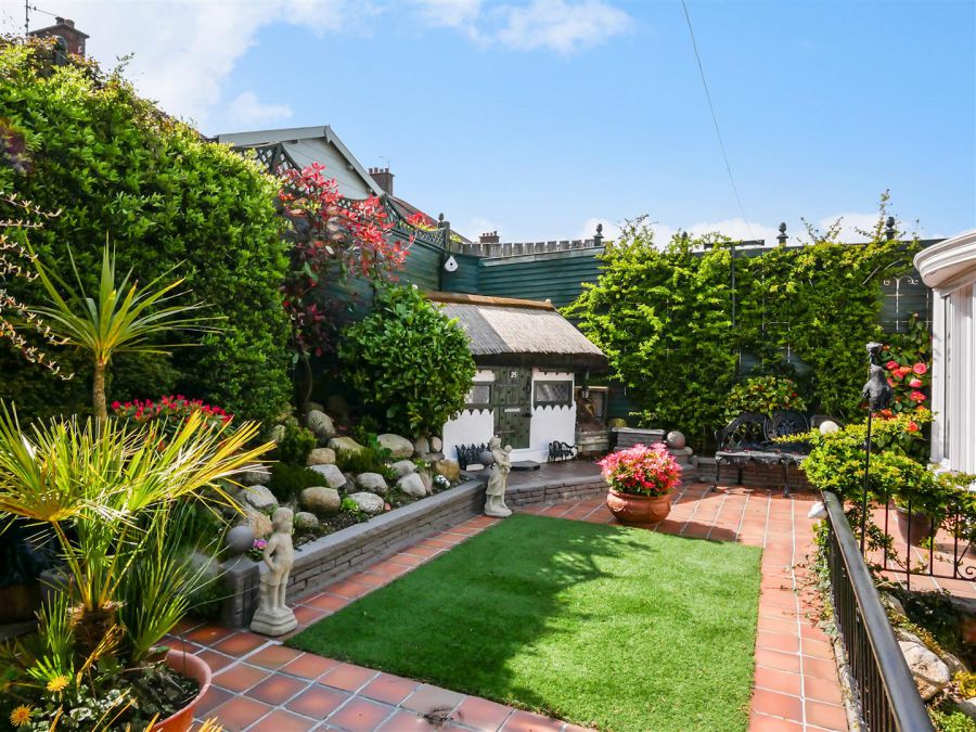 25 Coolpark Avenue