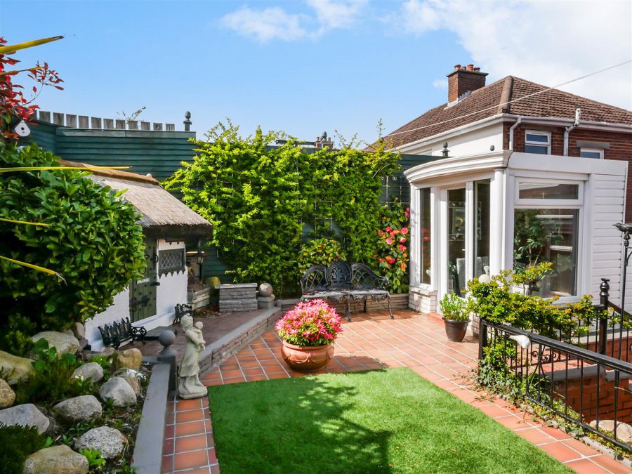 25 Coolpark Avenue
