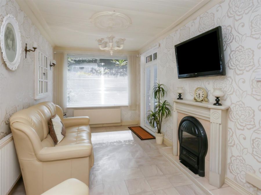 25 Coolpark Avenue