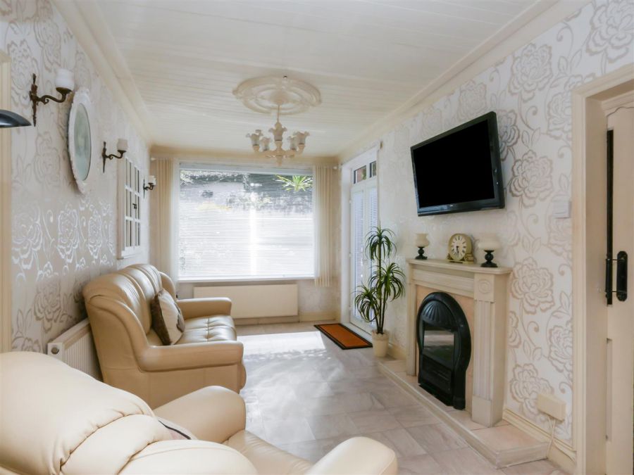 25 Coolpark Avenue