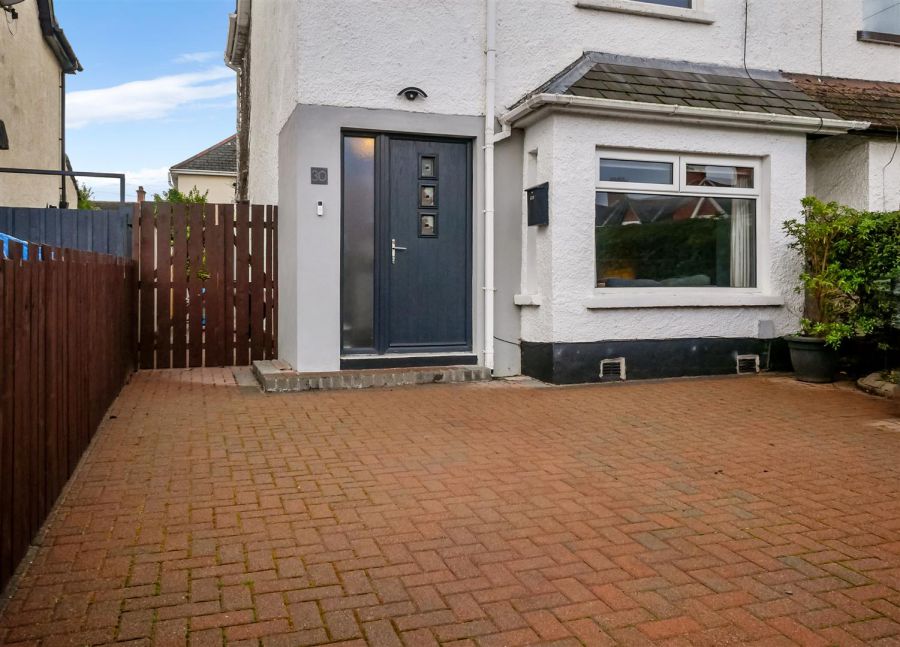 30 Ardpatrick Gardens, Castlereagh Road