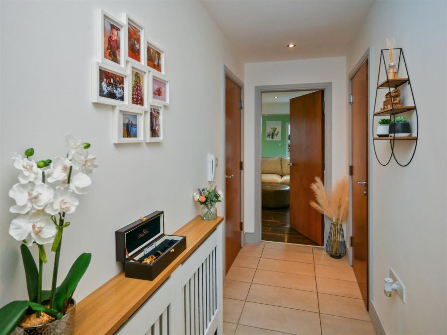 Apt 1, 2H Ardenlee Street