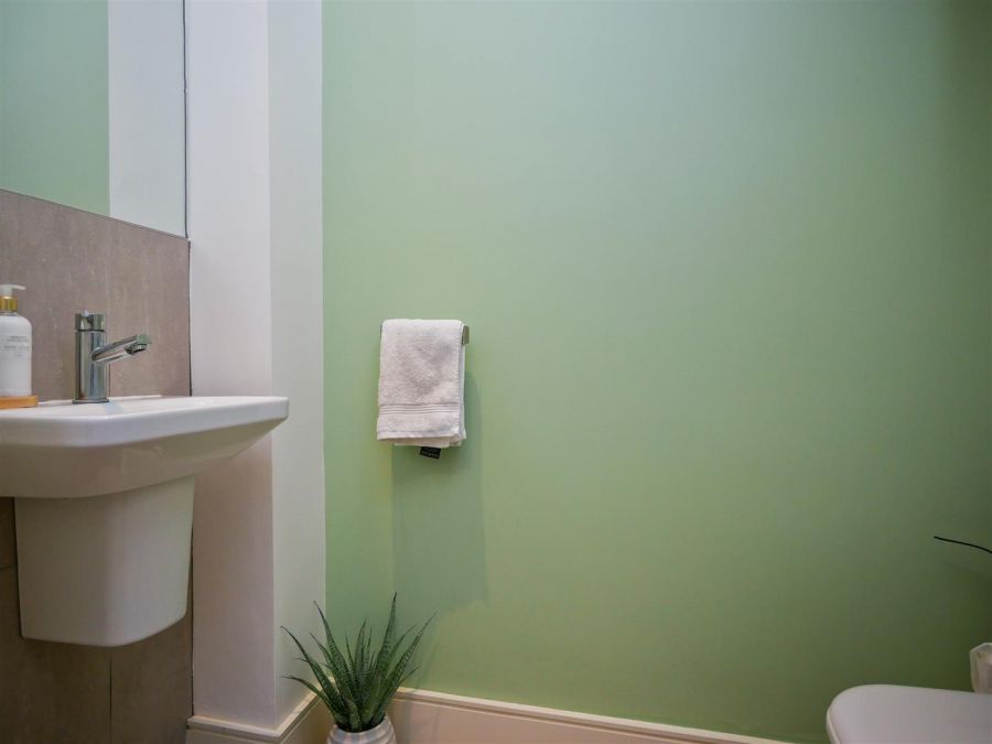 Apt 1, 2H Ardenlee Street