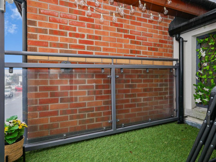 Apt 1, 2H Ardenlee Street