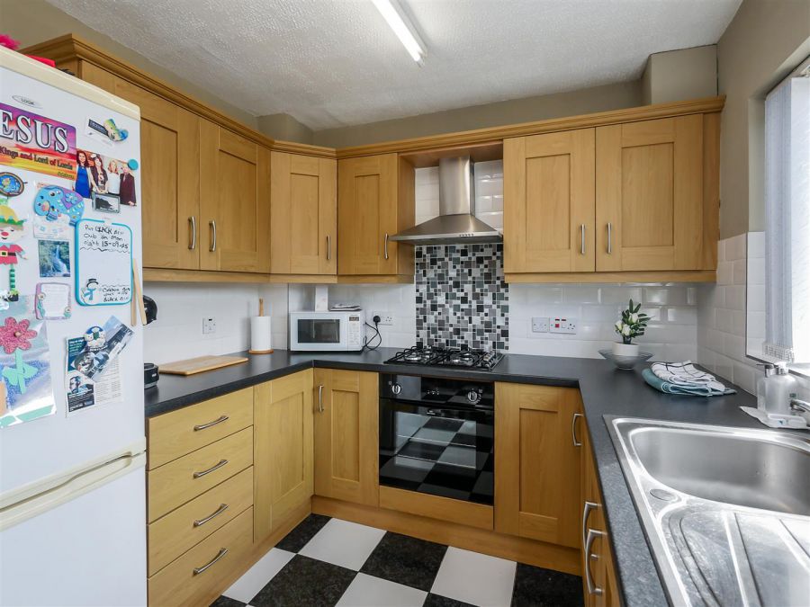 8 Castlerobin Road