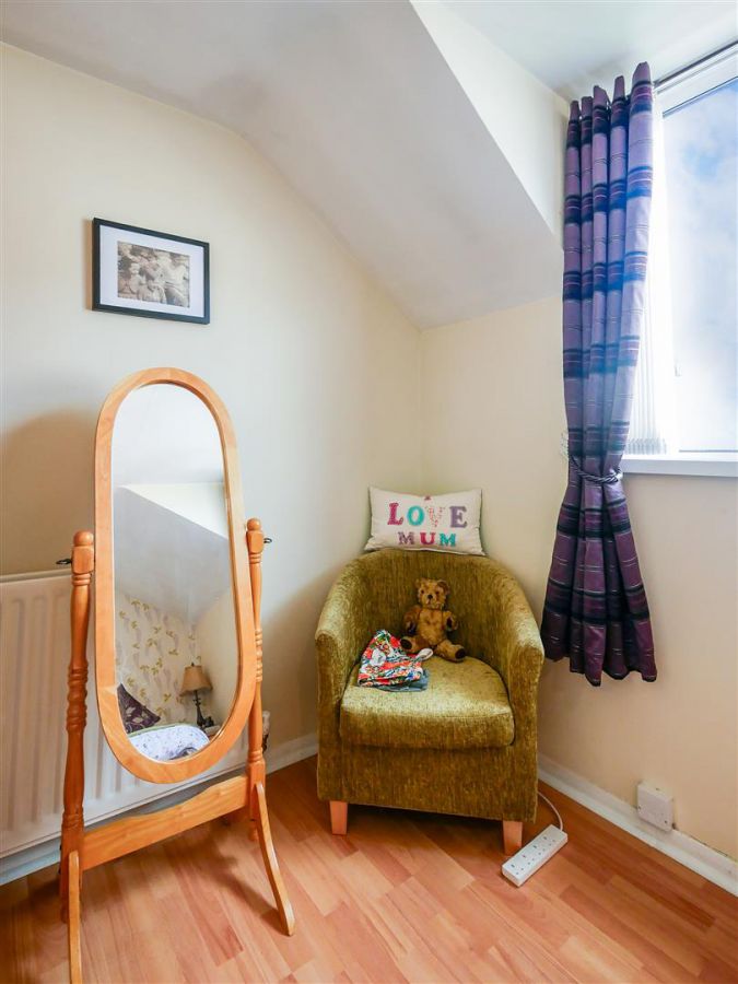 8 Castlerobin Road