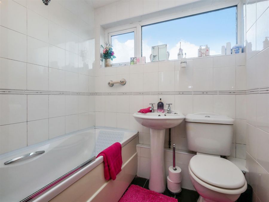 8 Castlerobin Road