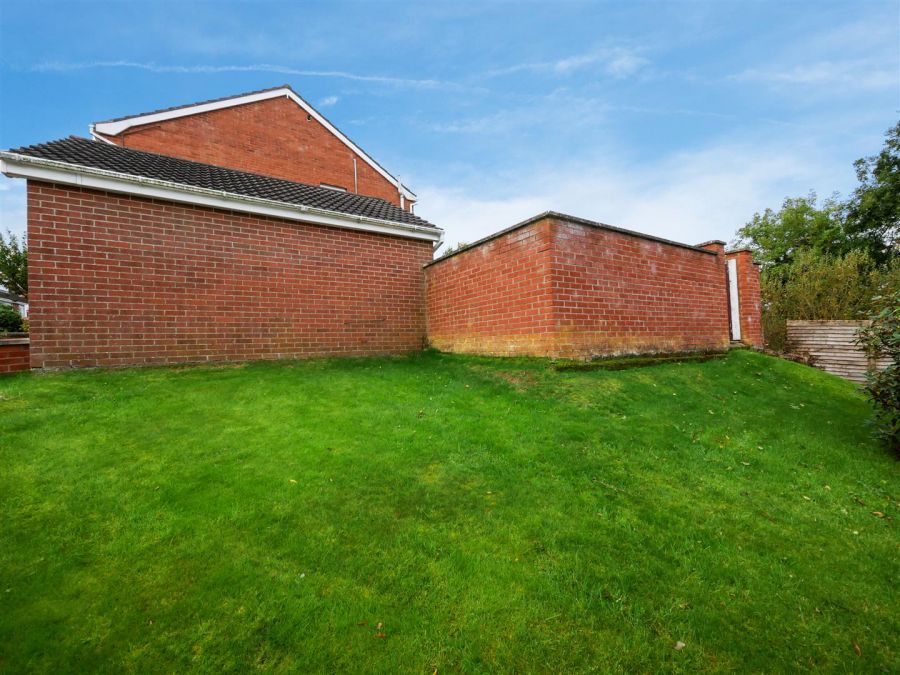 15 Castlemore Park, Casaeldona
