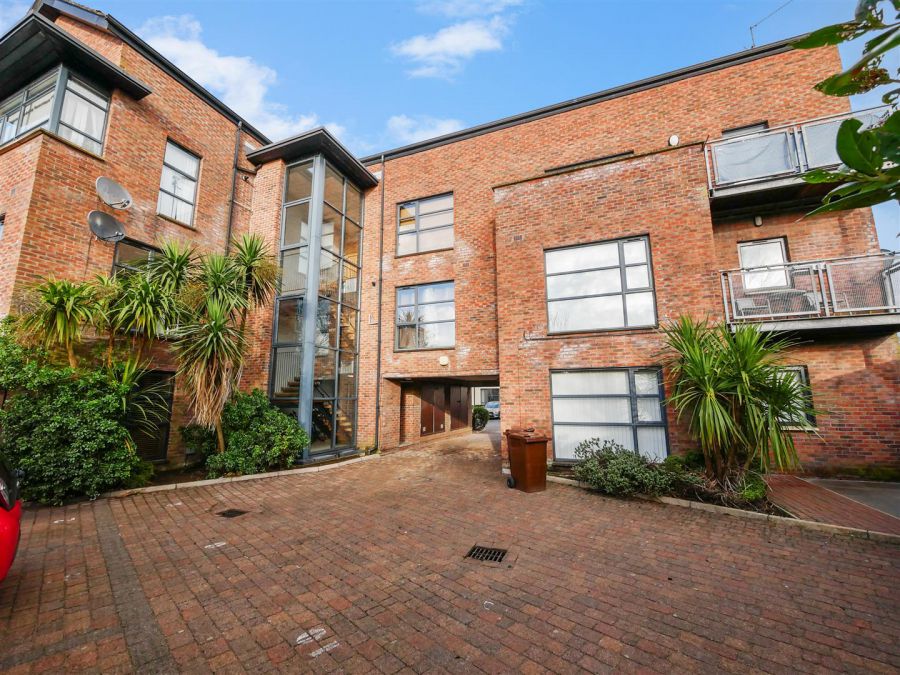 Apt 1 Carolan Place 45 Rossmore Drive, Ormeau Road