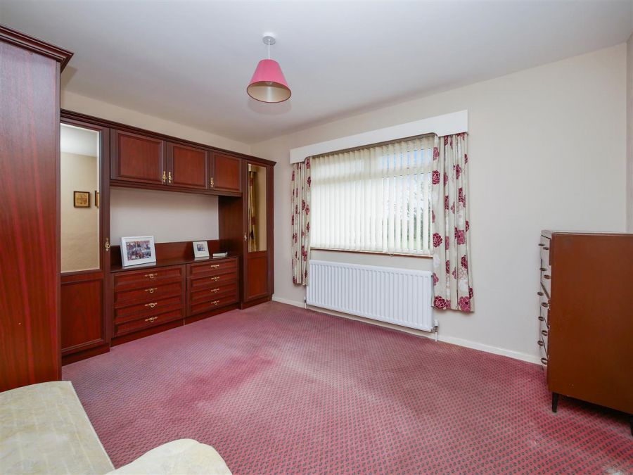 16 Killynure Avenue, Saintfield Road