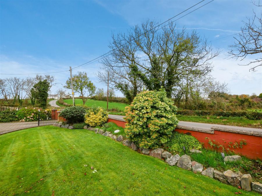 16 Killynure Avenue, Saintfield Road