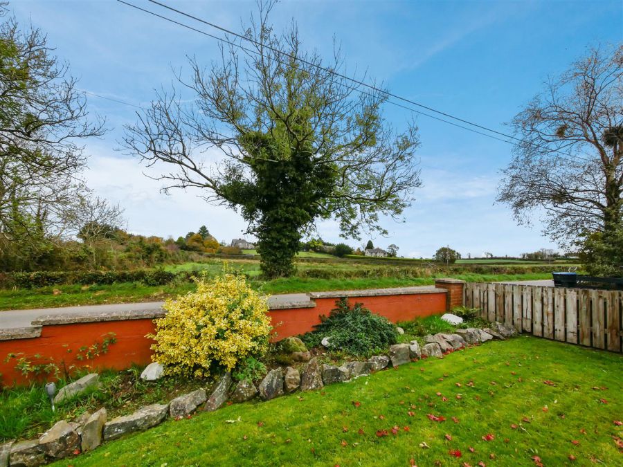 16 Killynure Avenue, Saintfield Road