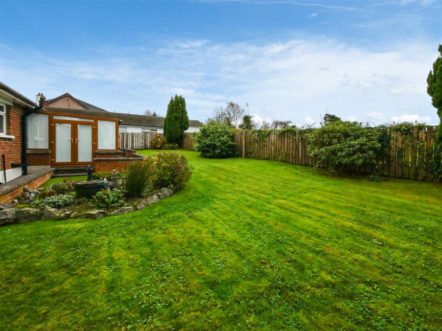 16 Killynure Avenue, Saintfield Road