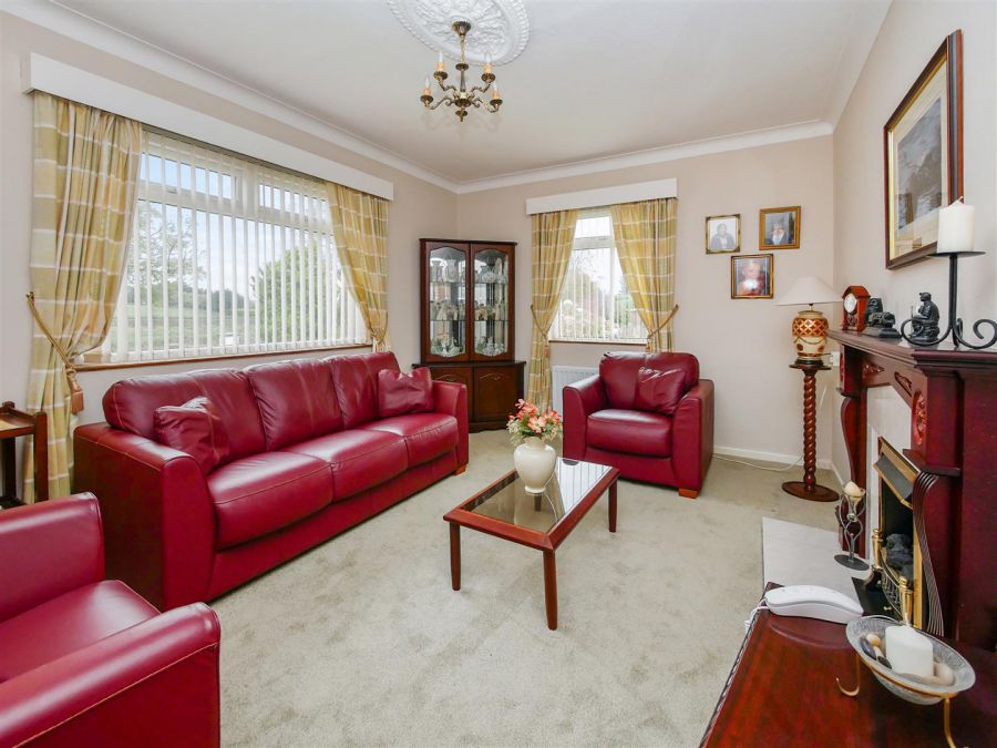 16 Killynure Avenue, Saintfield Road