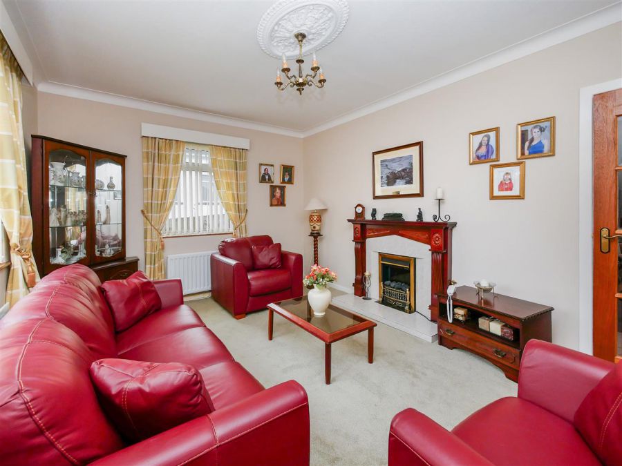 16 Killynure Avenue, Saintfield Road