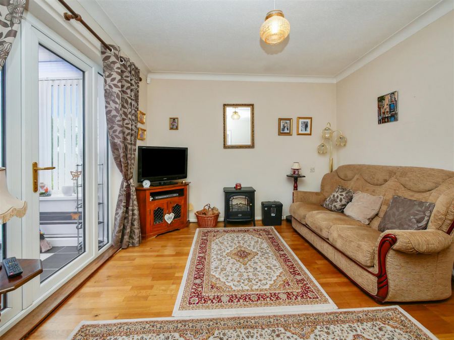 16 Killynure Avenue, Saintfield Road