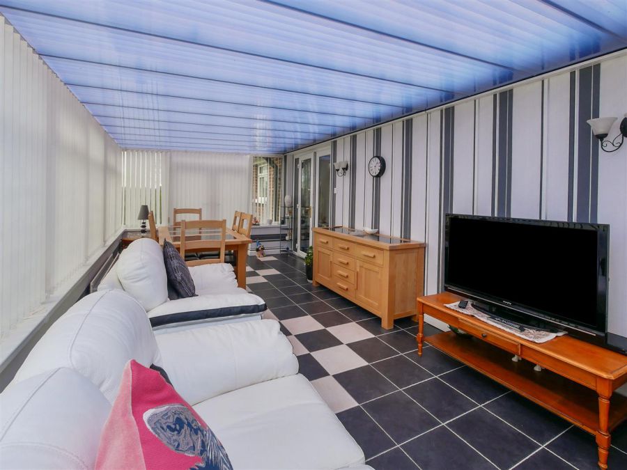 16 Killynure Avenue, Saintfield Road