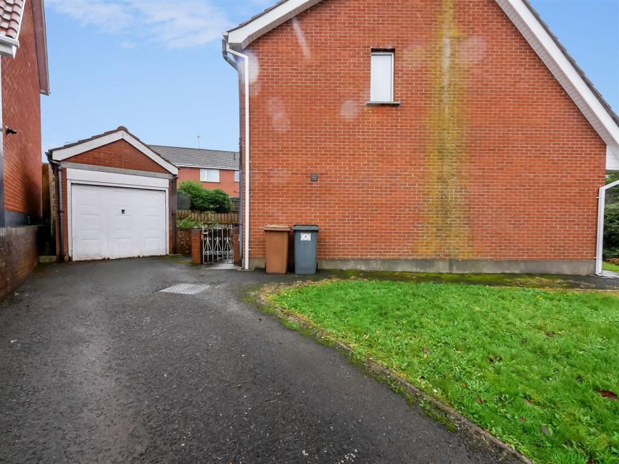 3 Upper Malvern Park, Cairnshill Road