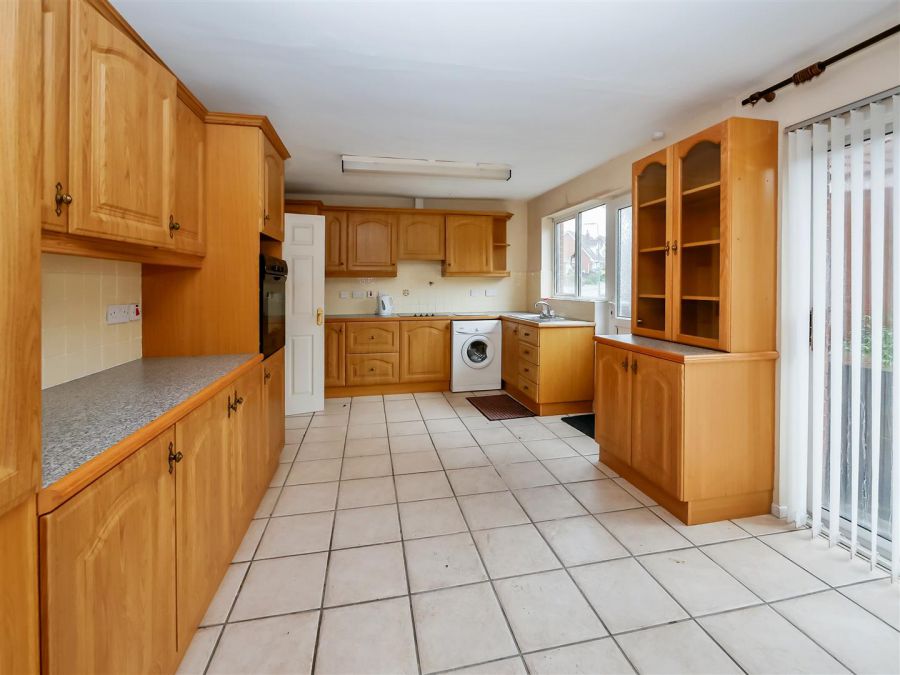 3 Upper Malvern Park, Cairnshill Road