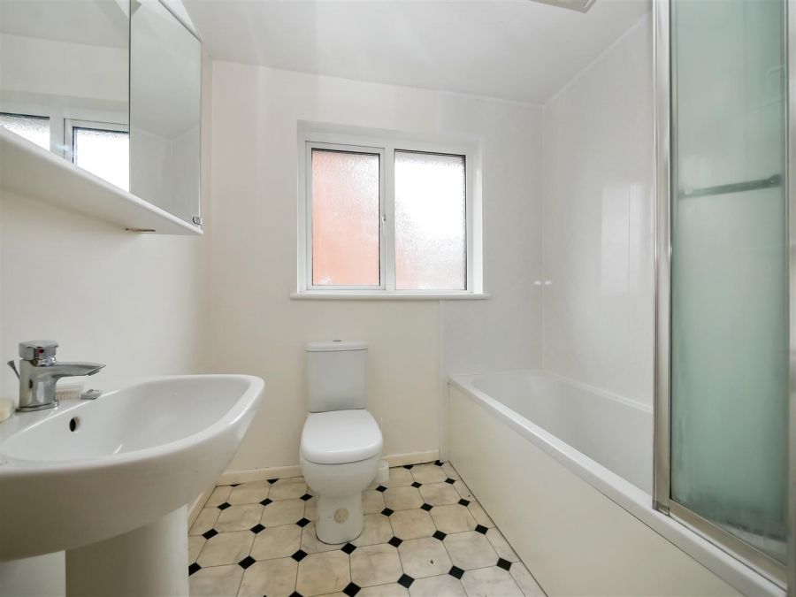 3 Upper Malvern Park, Cairnshill Road