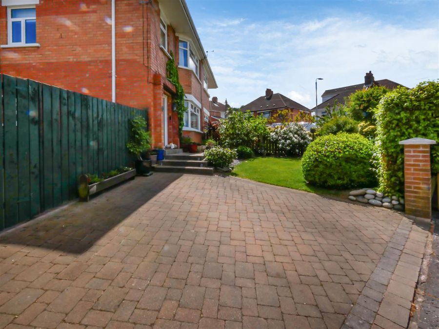 1 Tudor Avenue, Upper Cregagh Road