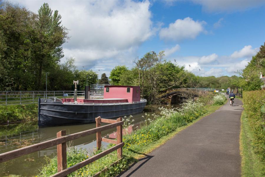 4 Drumart Walk, Belvoir Park