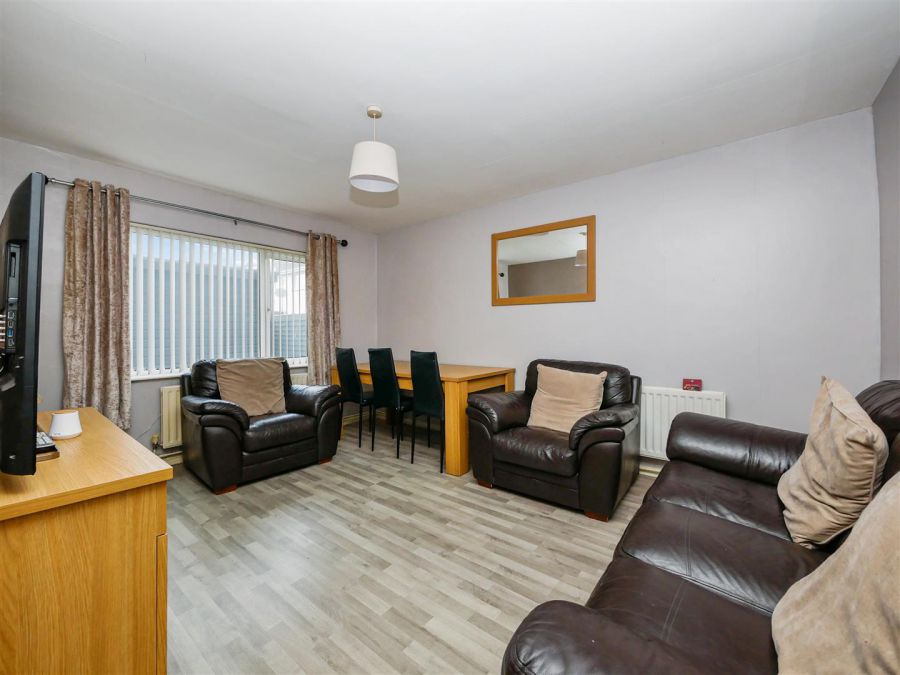 4 Drumart Walk, Belvoir Park