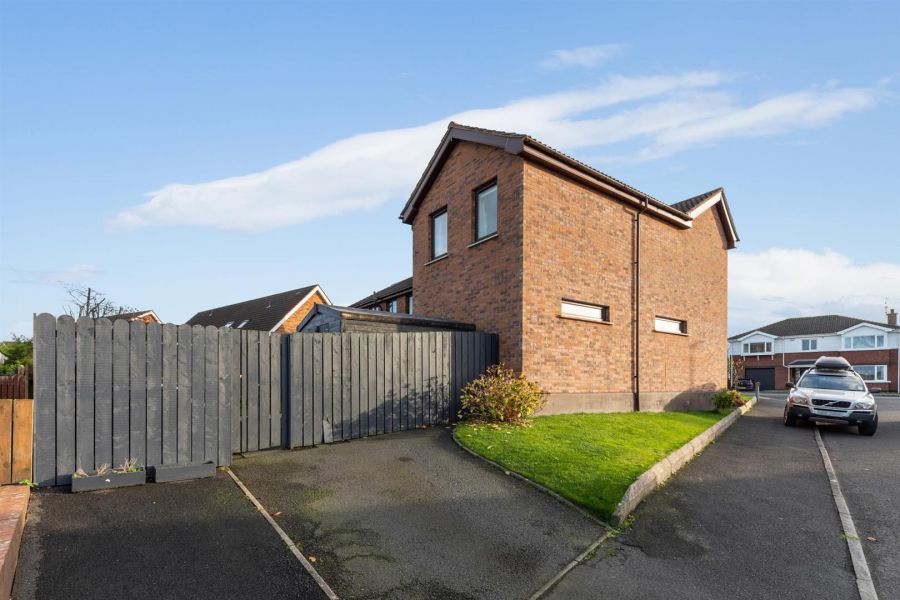 26 Baronscourt Road, Saintfield Road