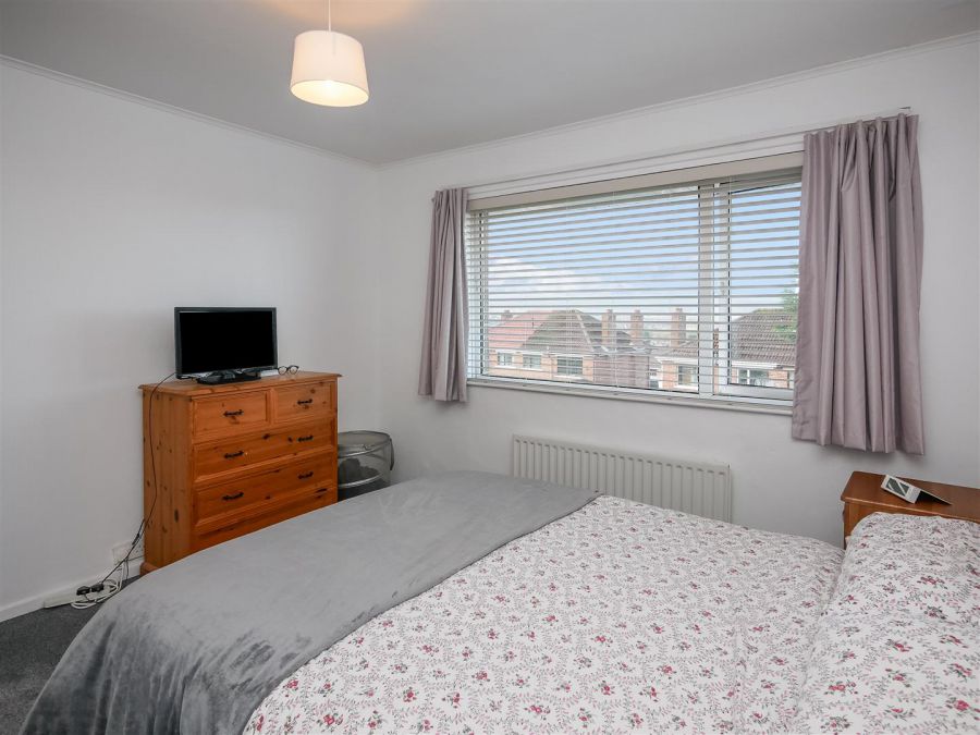 25 Beechgrove Gardens