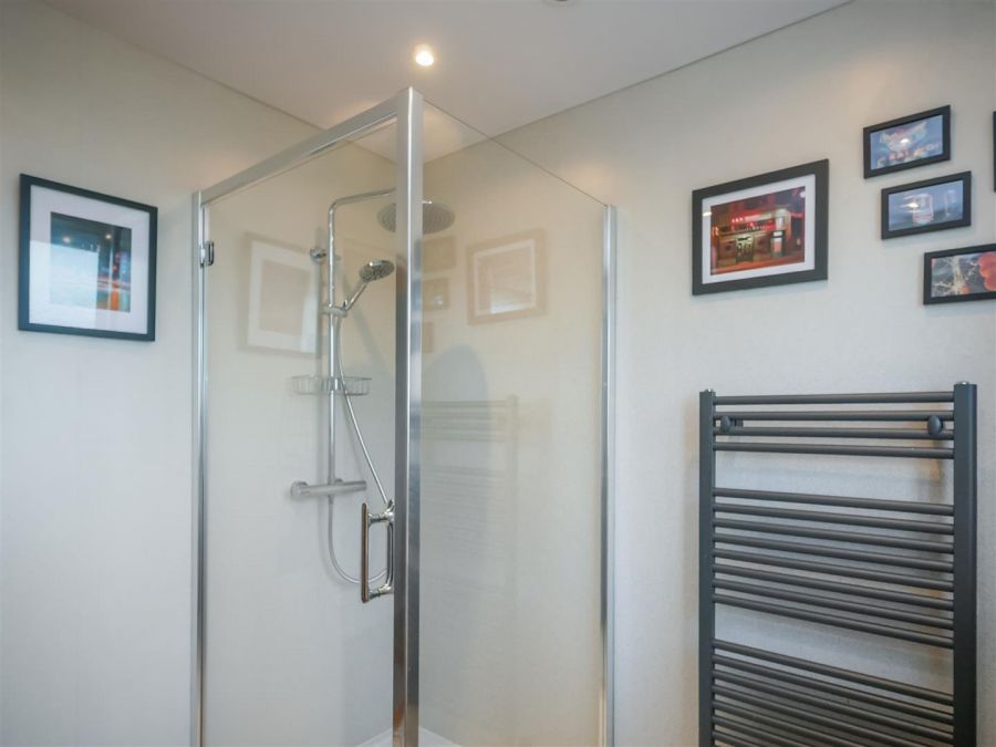 25 Beechgrove Gardens