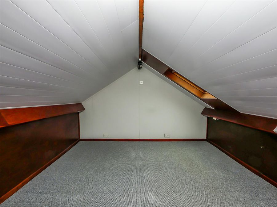 12 Beechill Park East