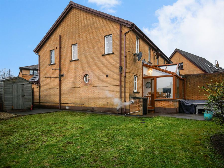 11 Laurelgrove Avenue