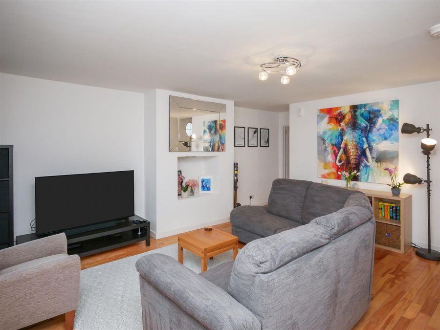 11 Laurelgrove Avenue