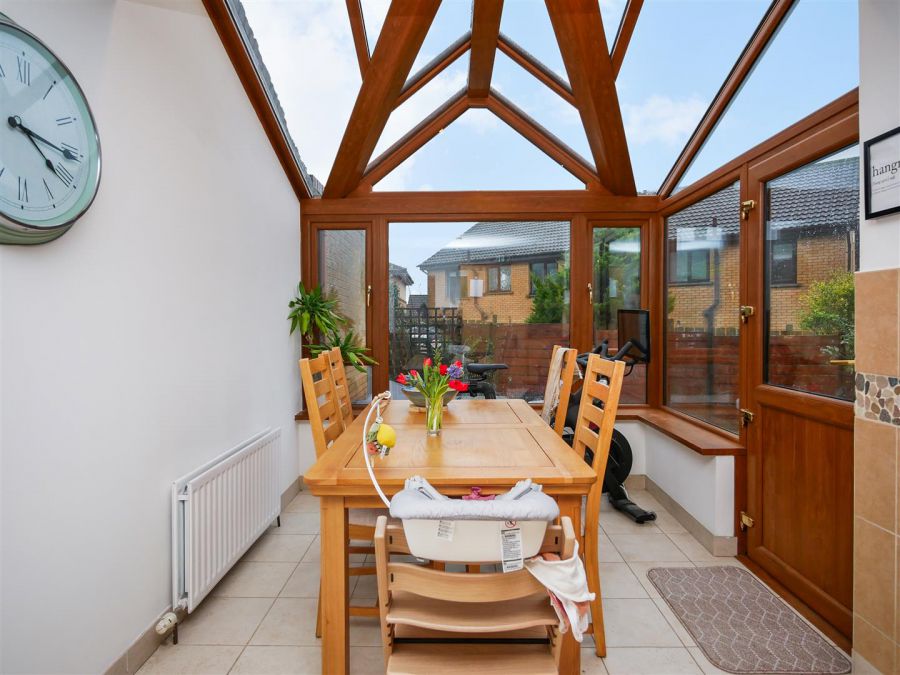 11 Laurelgrove Avenue