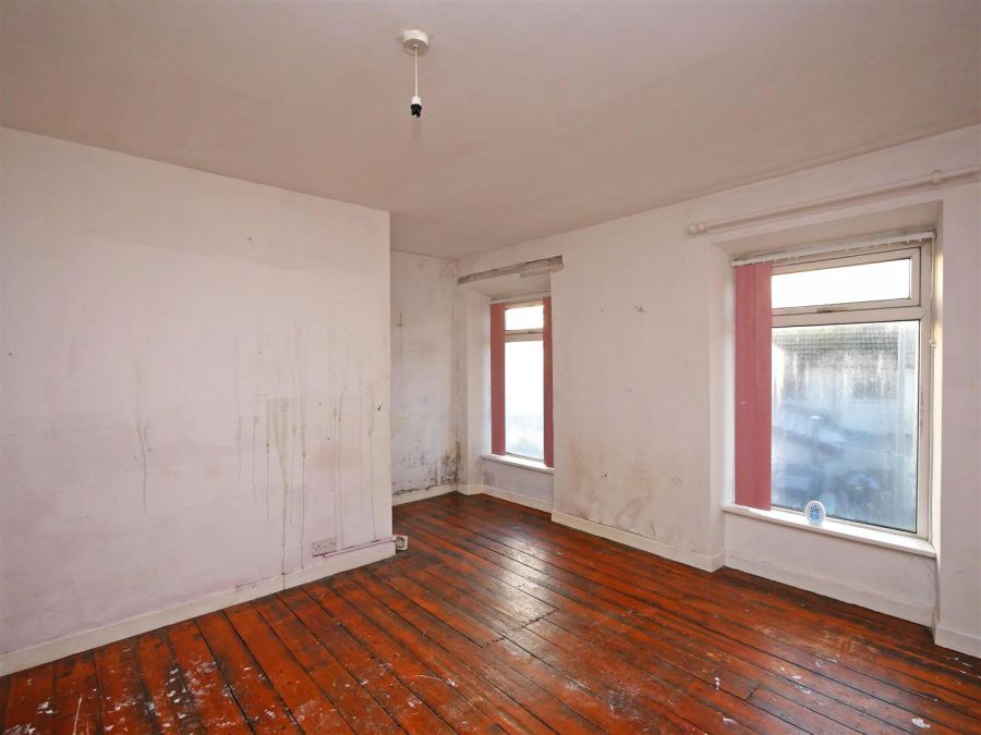 16-18 Railway Terrace