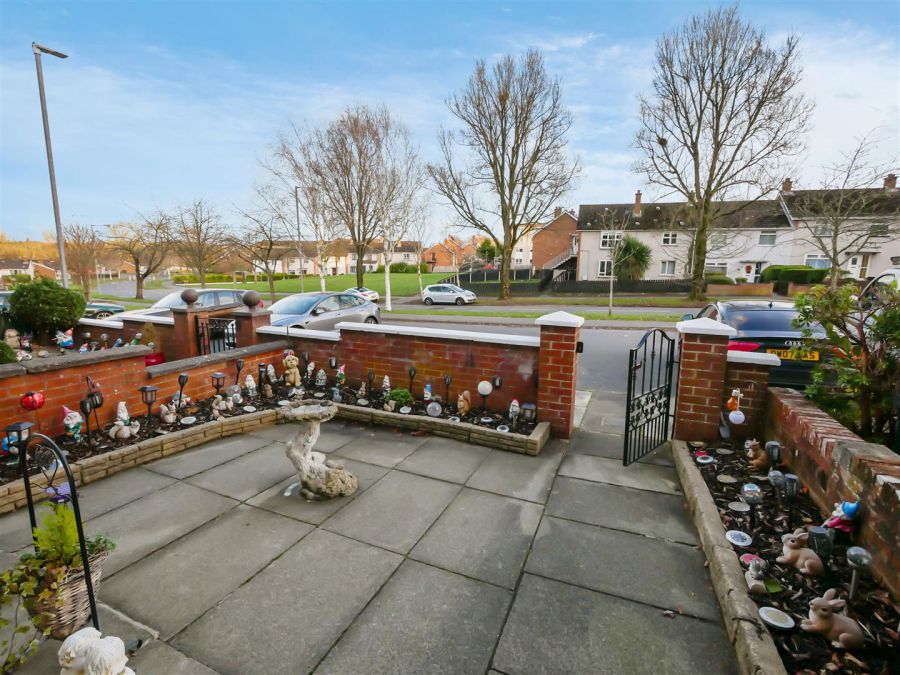 218 Belvoir Drive, Belvoir Park