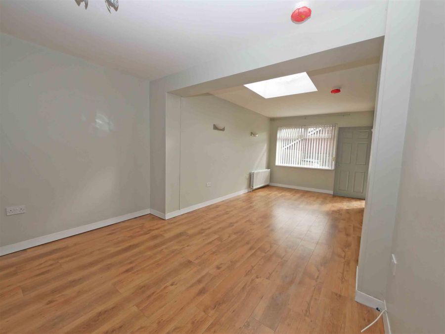 1 Grays Park Avenue, Belvoir Park