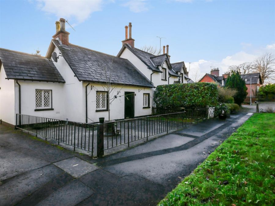 6 Purdysburn Village, Ballycoan Road