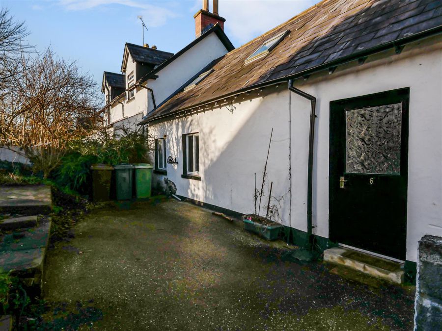 6 Purdysburn Village, Ballycoan Road