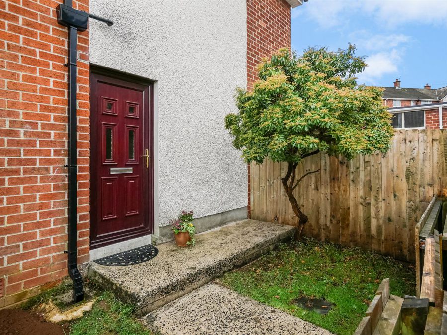 101 Belvoir Drive, Belvoir Park