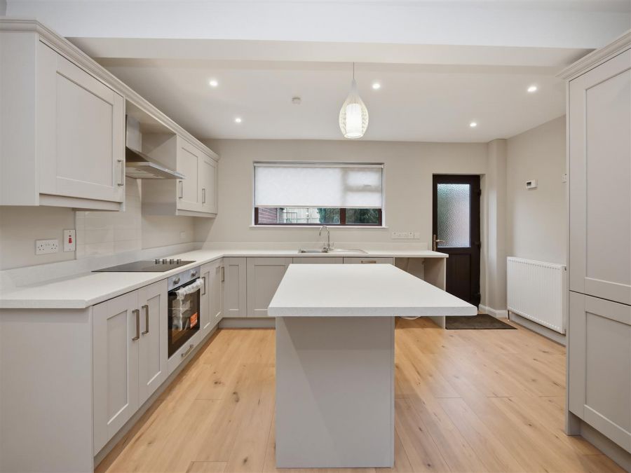 101 Belvoir Drive, Belvoir Park