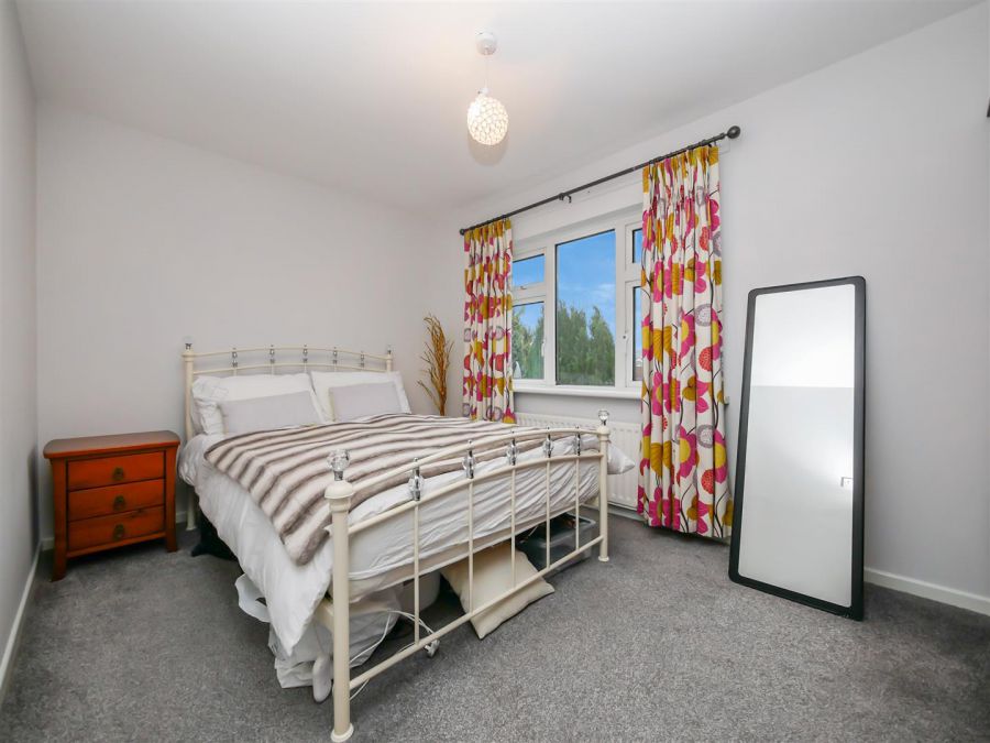 14 Finsbury Gardens, Cairnshill Road