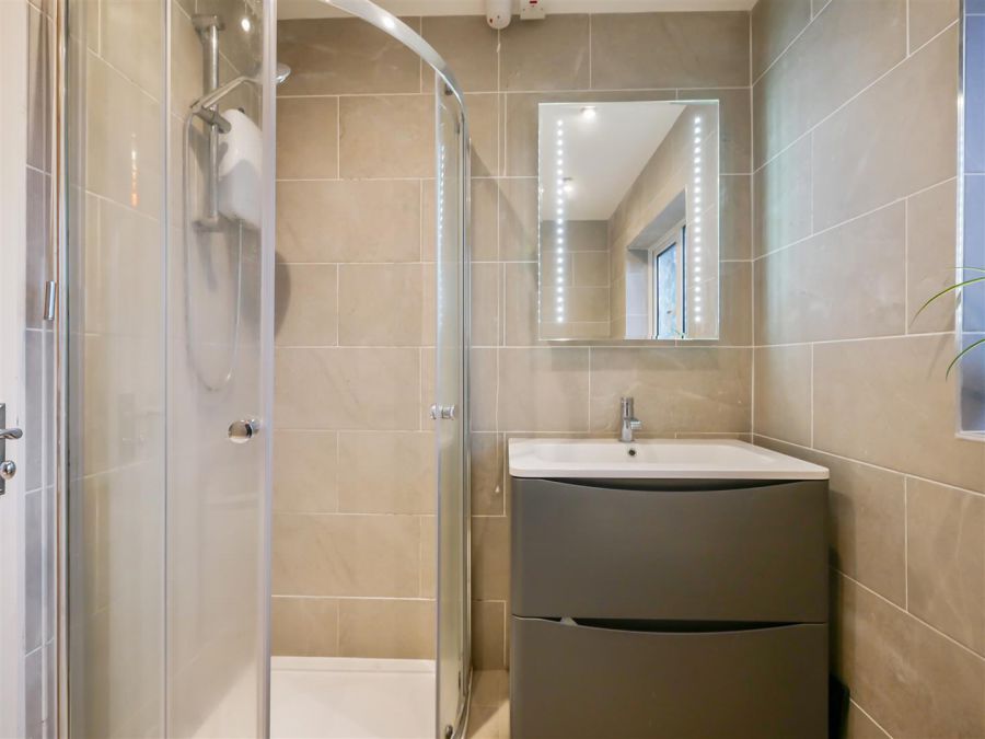 14 Finsbury Gardens, Cairnshill Road