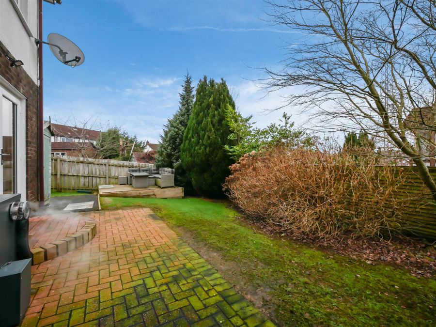 14 Finsbury Gardens, Cairnshill Road